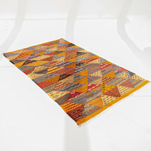 Load image into Gallery viewer, Moroccan Berber Rug